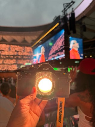 Cámara Bad Bunny con luz