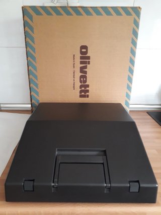 Máquina de escribir Olivetti Lettera 10