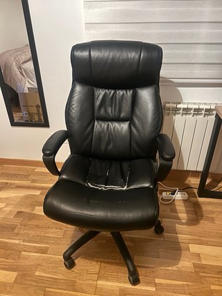 Silla de oficina polipiel negra