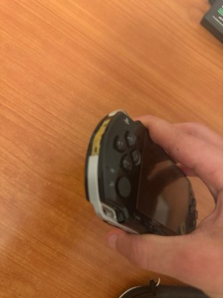 Sony PSP 2000 Negra + Cargador