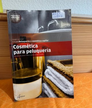 Libros grado medio de Peluquería