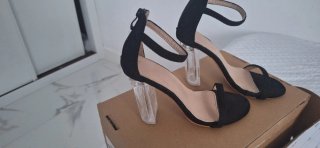 Sandalias tacón transparente negras