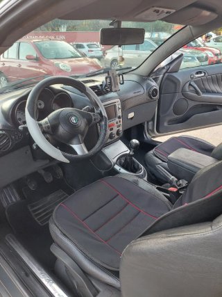 Alfa Romeo GT 2005