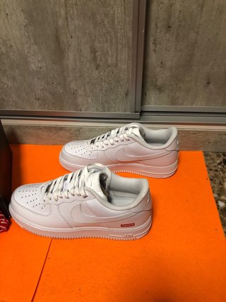 Nike Air Force 1 Supreme Blancas