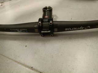 Manillar Syncros y Potencia FSA Carbono