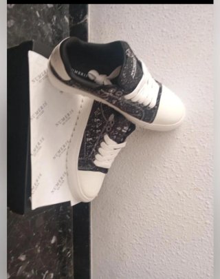 Zapatillas Numeris Negras y Blancas Talla 44