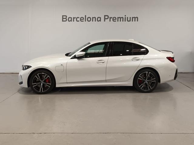 BMW Serie 3 2025, foto 3