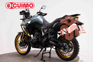 SUZUKI V-STROM 800