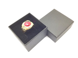 sello oro 18k con piedra con circonita
