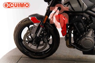TRIUMPH TRIDENT 660
