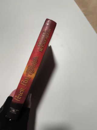 Peter Pan de rojo escarlata