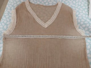 Blusa beige con encaje nurva sin etiqueta talla L