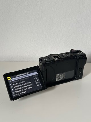 Nikon ZR + Cage Tilta + baterías extra + cargador