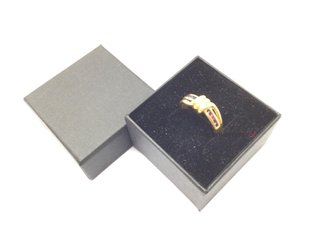 anillo oro 18k con piedra con circonita