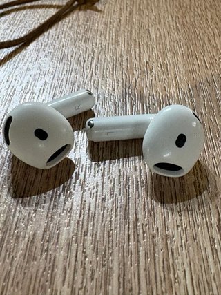 Apple AirPods 4 - Blancos 2024