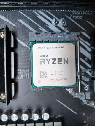 Pack 5700X3D + Placa B550 + 32GB DDR4 + Nvme 512GB