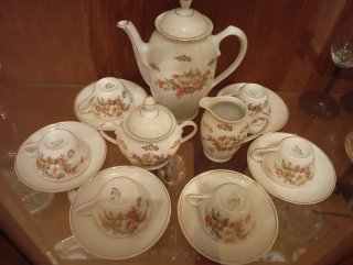 Juego de café de porcelana floral