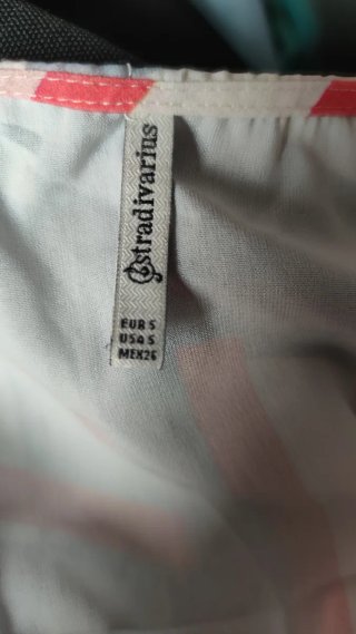 Top Stradivarius Talla S/36 Estampado Geométrico