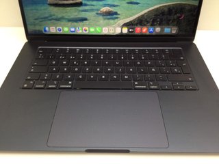 portatil apple apple macbook air m2 8-core 3.4 15 (10gpu) (2023) (a2941)