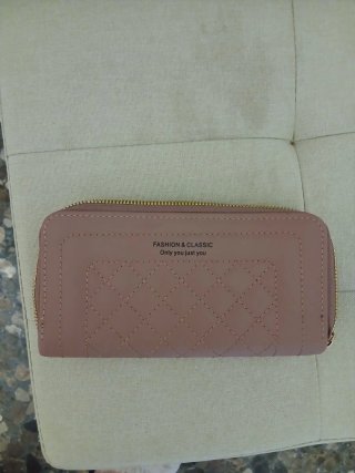 Cartera de mujer con cremallera dorada