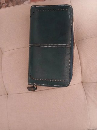 Cartera de mujer con cremallera dorada