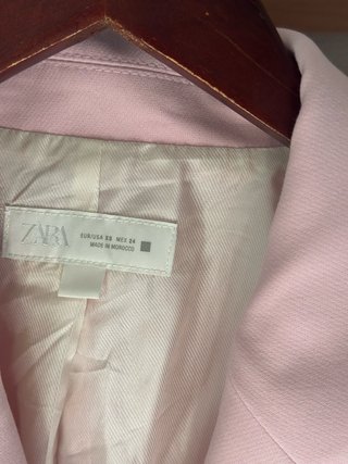 Traje Zara rosa