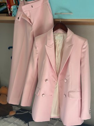 Traje Zara rosa