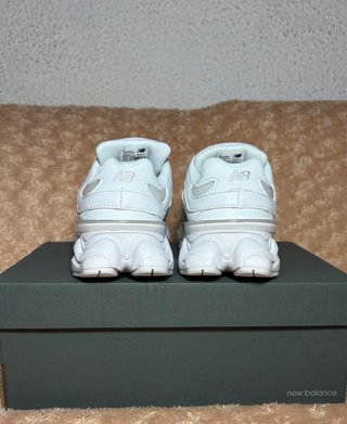New Balance 9060 Blancas