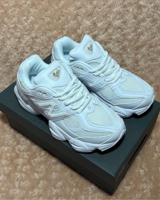 New Balance 9060 Blancas