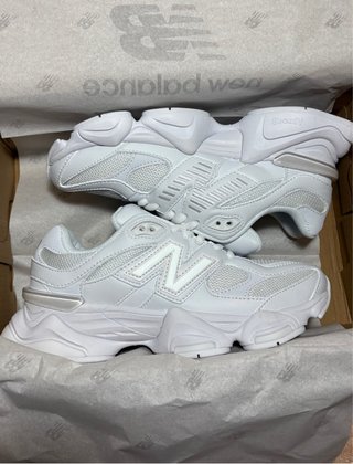 New Balance 9060 Blancas