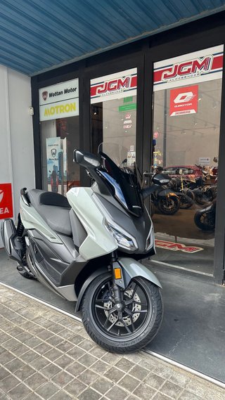 Honda Forza 350