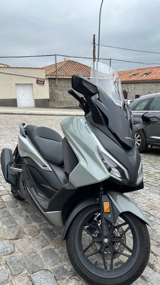 Honda Forza 350