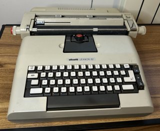 Macchina da Scrivere Elettrica Olivetti Lexikon 82