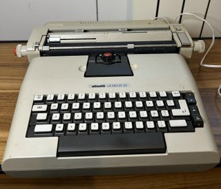 Macchina da Scrivere Elettrica Olivetti Lexikon 82