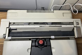 Macchina da Scrivere Elettrica Olivetti Lexikon 82