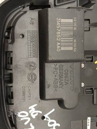 LUZ INTERIOR VOLVO XC40 D4204T12 31457852