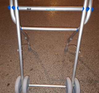 Andador para mayores con ruedas