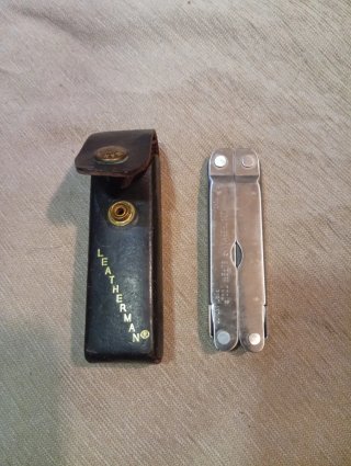 Multiherramienta Leatherman con funda