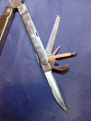 Multiherramienta Leatherman con funda