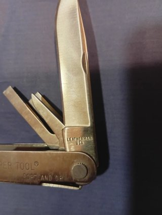 Multiherramienta Leatherman con funda