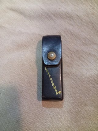 Multiherramienta Leatherman con funda