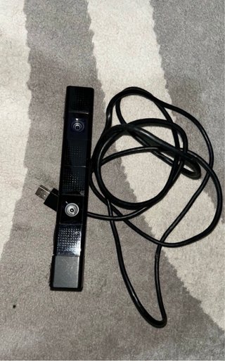 PS4 Negra + Cámara + 3 Mandos + Soporte
