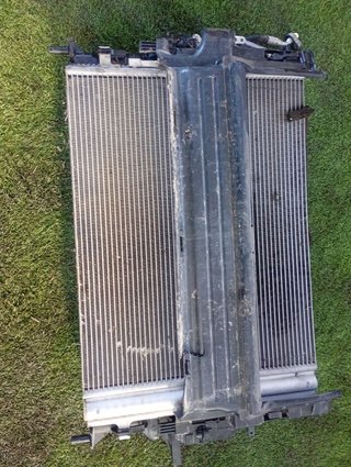 CONDENSADOR / RADIADOR  AIRE ACONDICIONADO Volvo V40 (2012->)