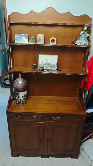 Mueble clásico de madera