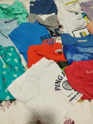 Lote Ropa Verano Niños: Camisetas y Bermudas