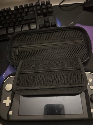 Nintendo Switch Lite Gris con Funda y cargador