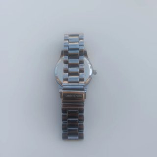 Casio MPT-1302 cara blanca de Pulsera Plateado