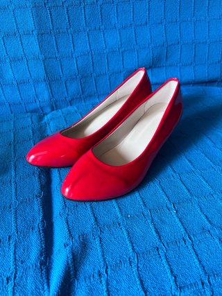 Zapatos de tacón rojos