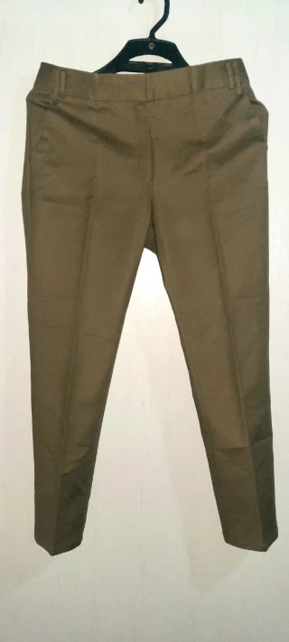 Pantalón Mango recto elegante Talla M
