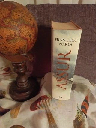 Assur Firmado por Francisco Narla
